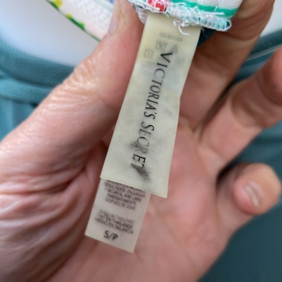 Victoria’s Secret Floral Halter Bikini Top small - Picture 6 of 6